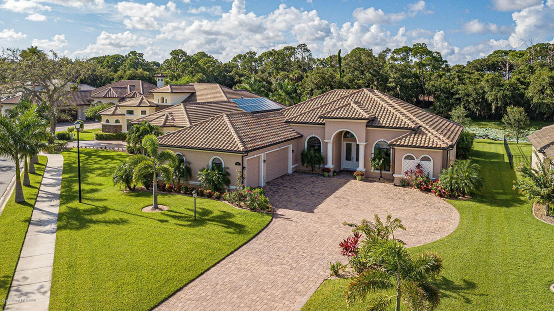 Photo of 824 Lorenza Place