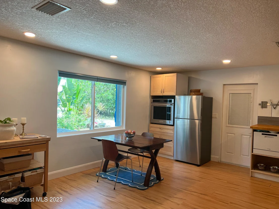 Photo of 526 Sunset Boulevard