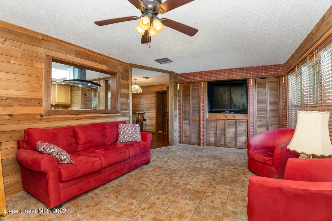 Photo of 2647 School Drive NE