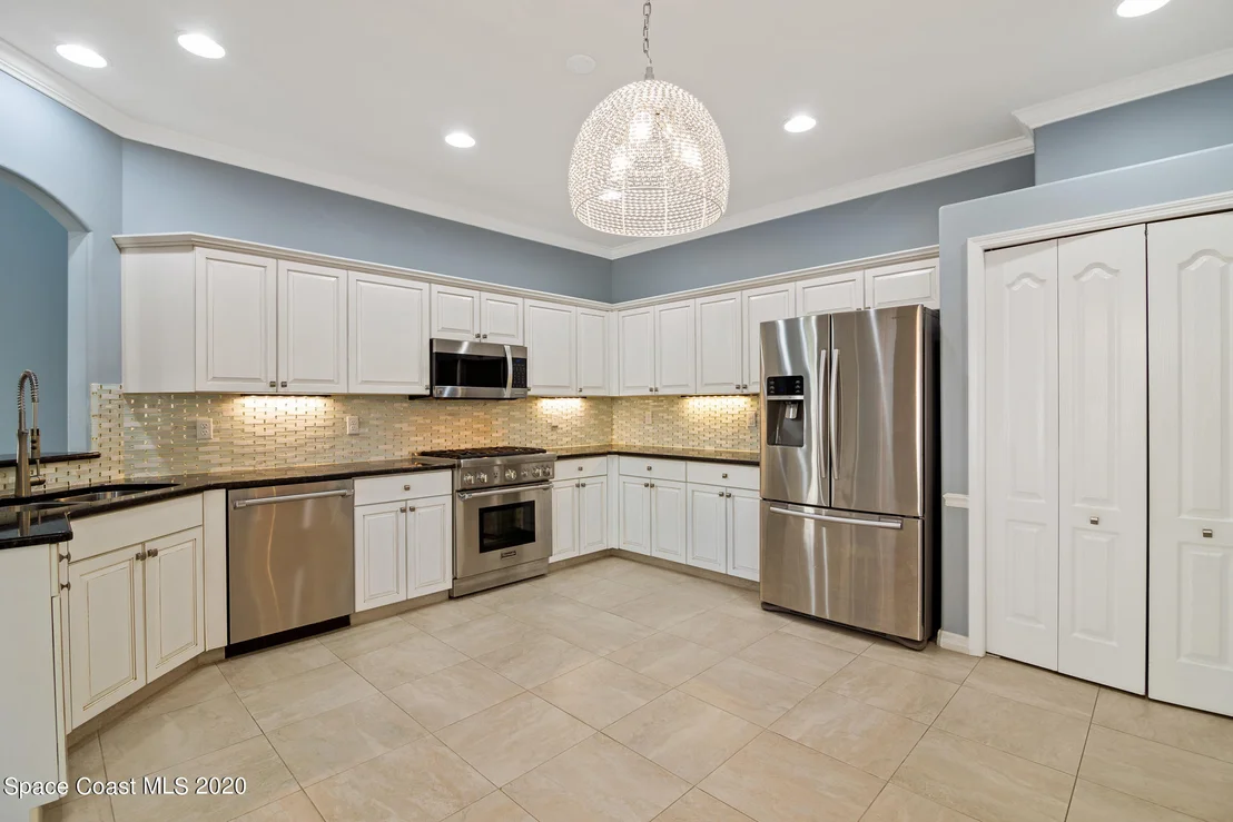 Photo of 1937 Golf Vista Boulevard