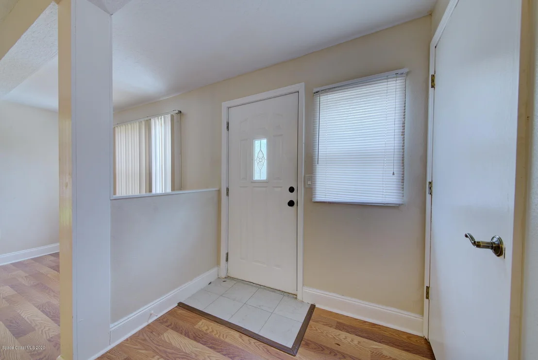 Photo of 1043 Green Road