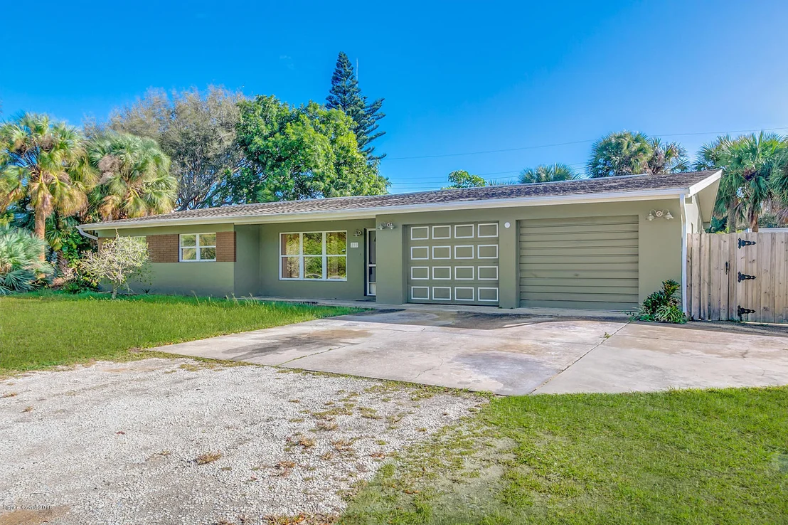 Photo of 215 7th Avenue