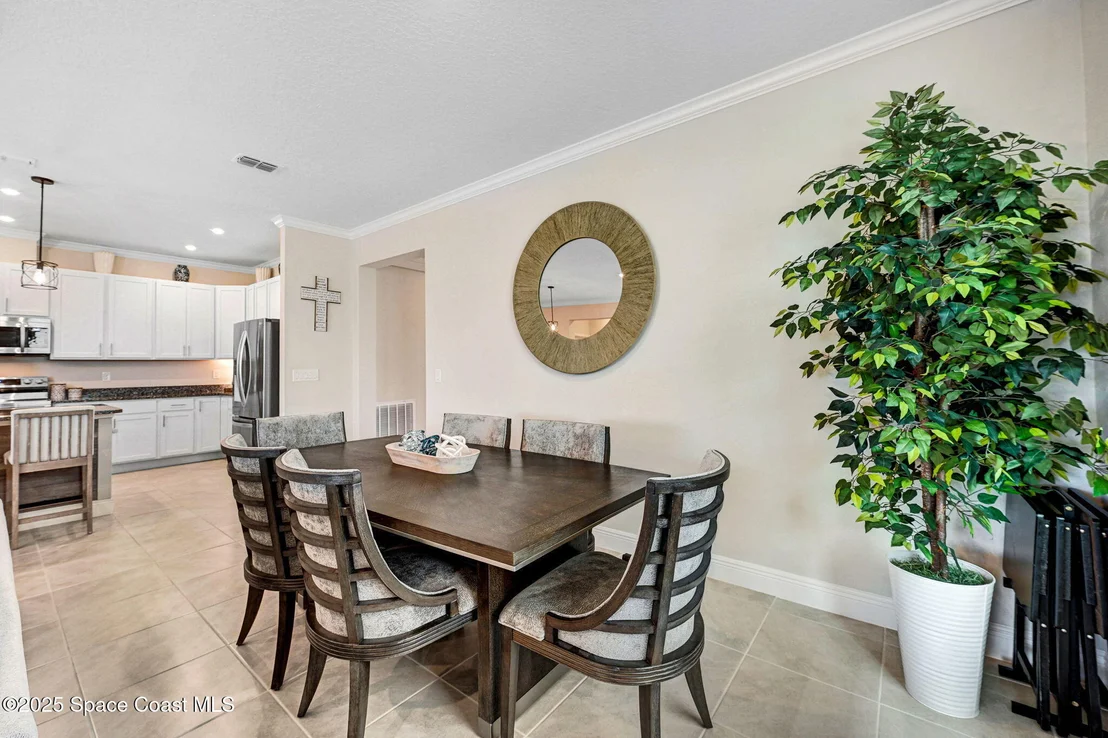 Photo of 2452 Carrick Street