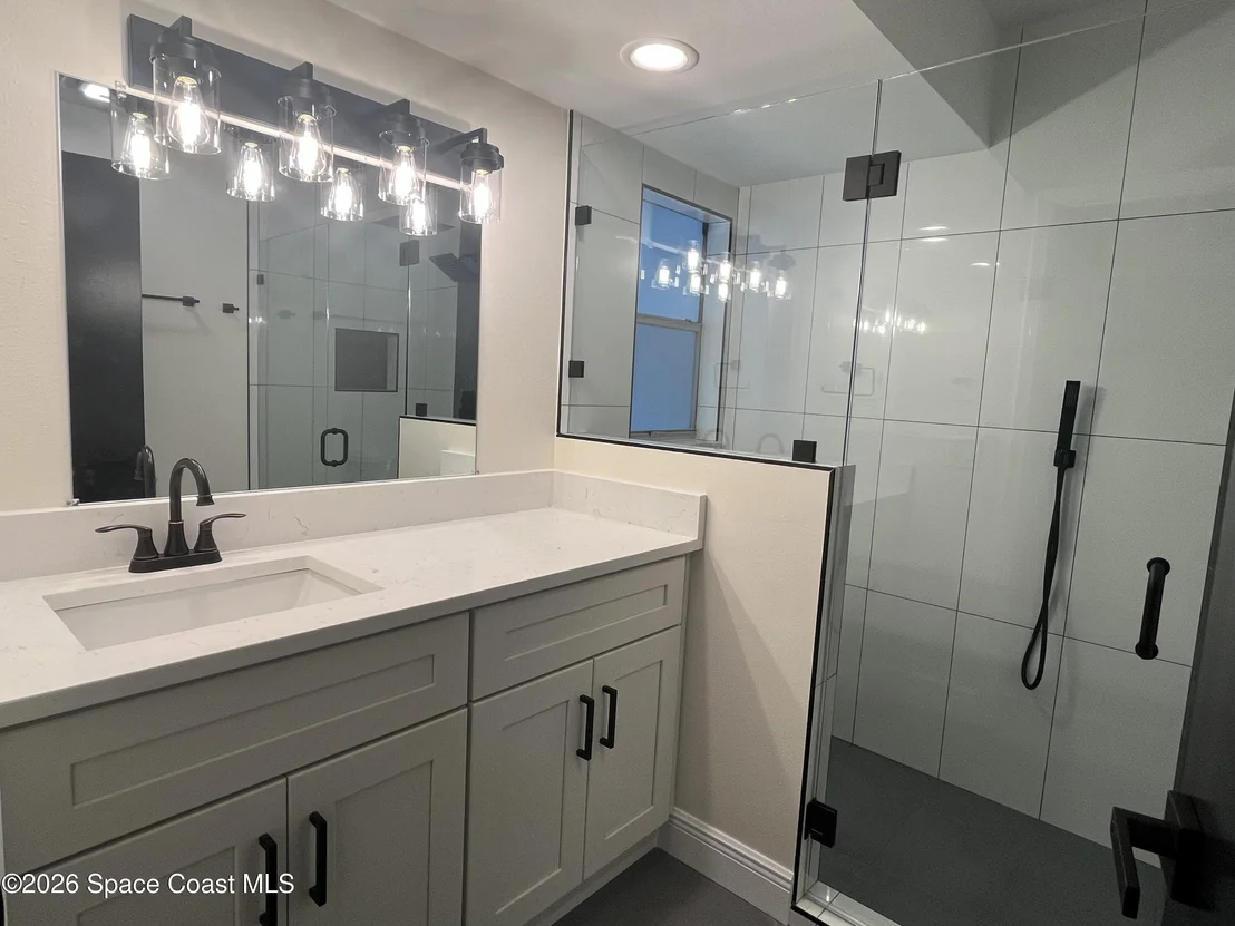 Photo of 1171 Riviera Drive NE