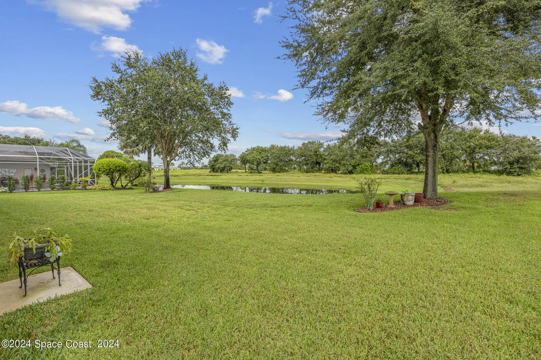 Photo of 1878 Windbrook Drive SE