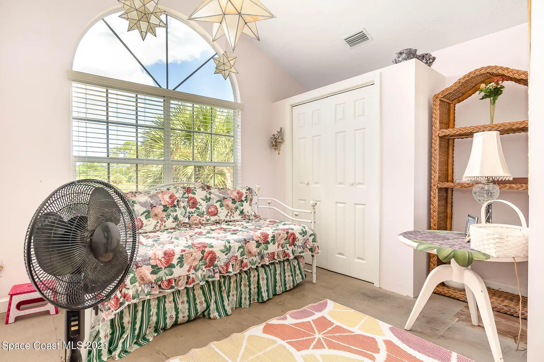 Photo of 1817 Laurel Oak Drive S
