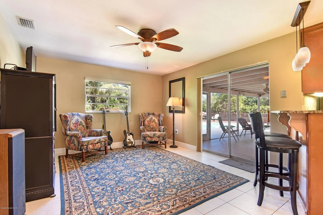 Photo of 7654 Sheridan Road
