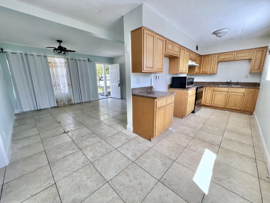 Photo of 1215 Alamanda Lane