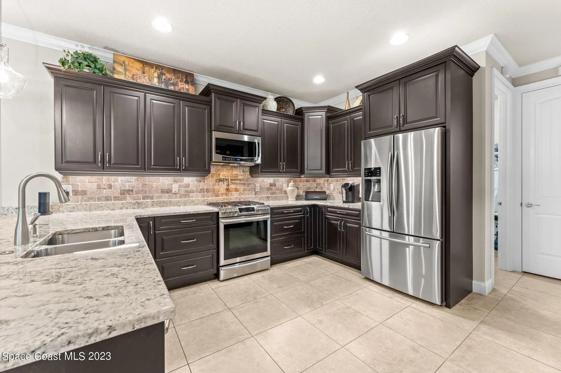 Photo of 2037 Windbrook Drive SE