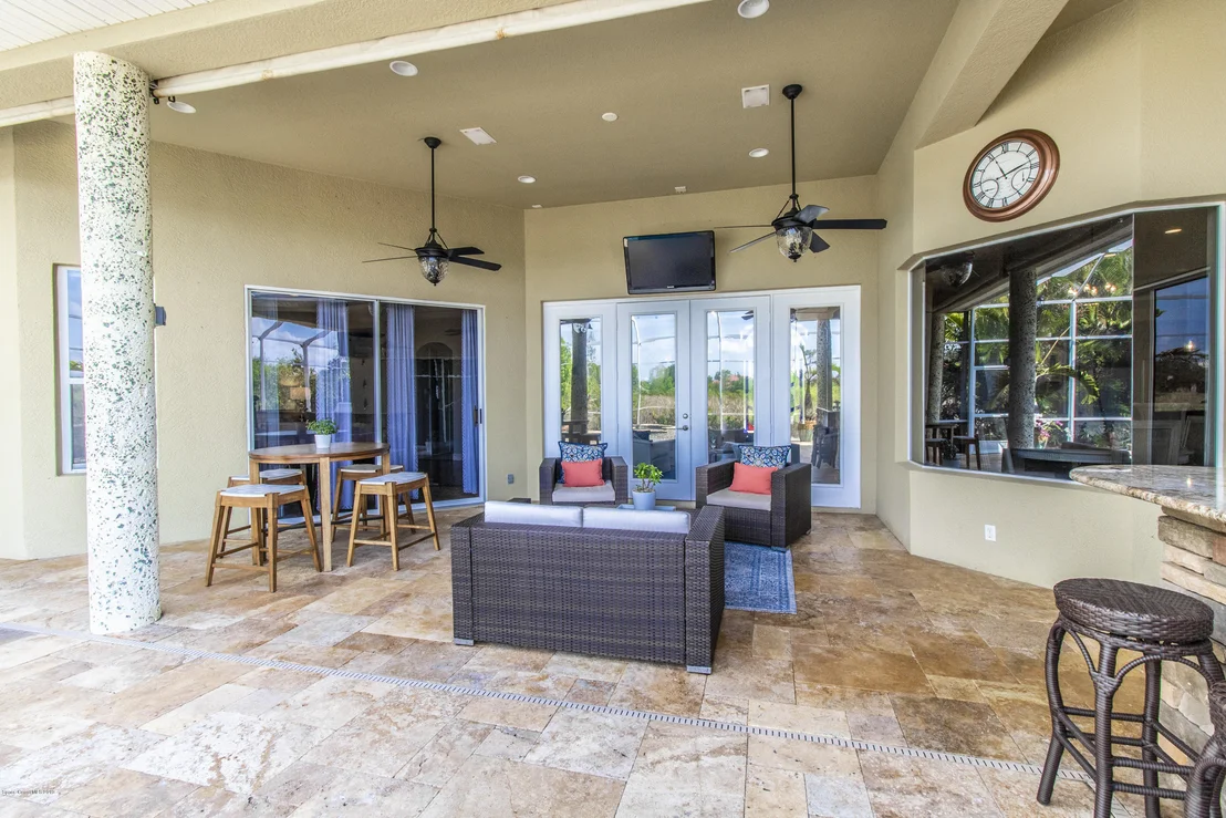 Photo of 814 Chatsworth Drive