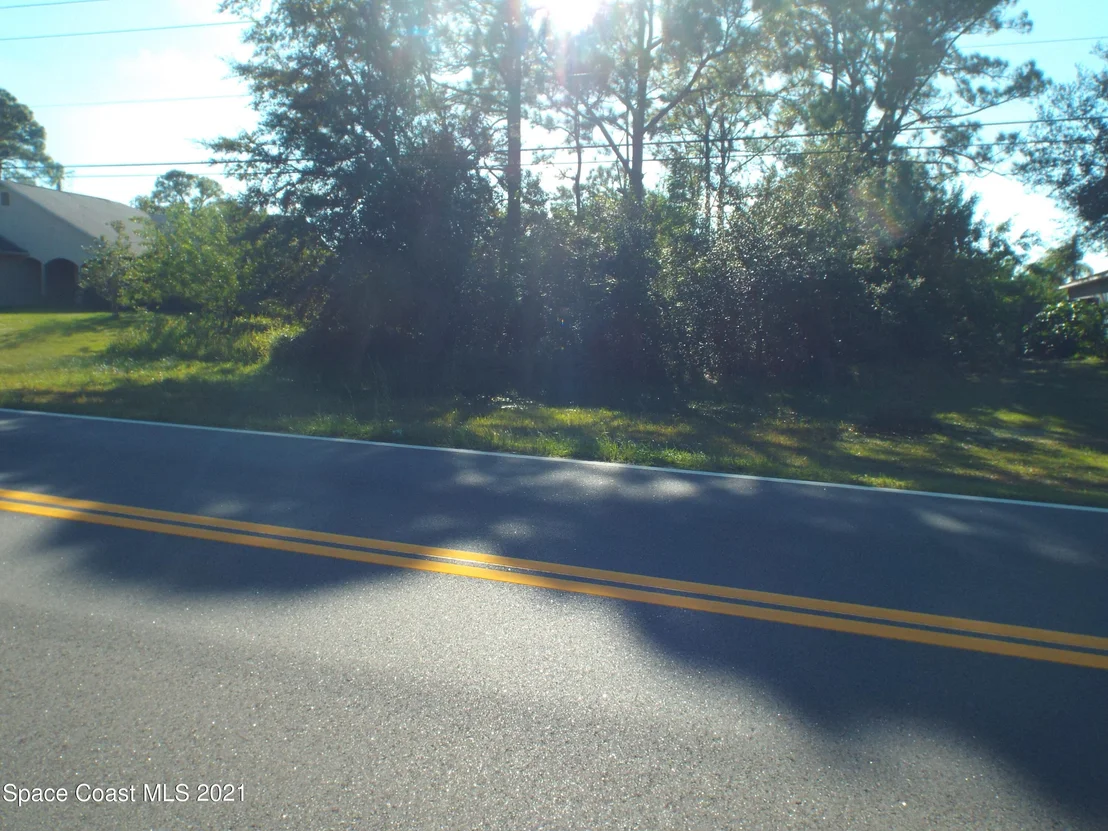 Photo of 3050 Eldron Boulevard SE