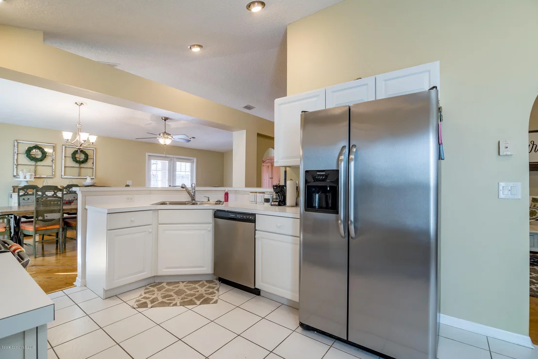Photo of 1174 White Oak Circle