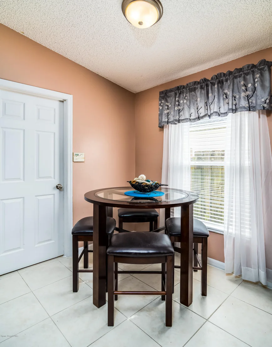 Photo of 2881 Saint James Lane