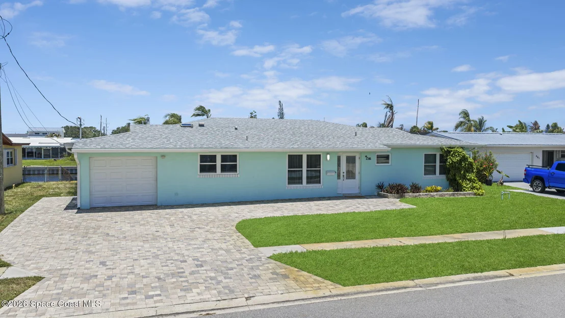 Photo of 465 Cardinal Drive