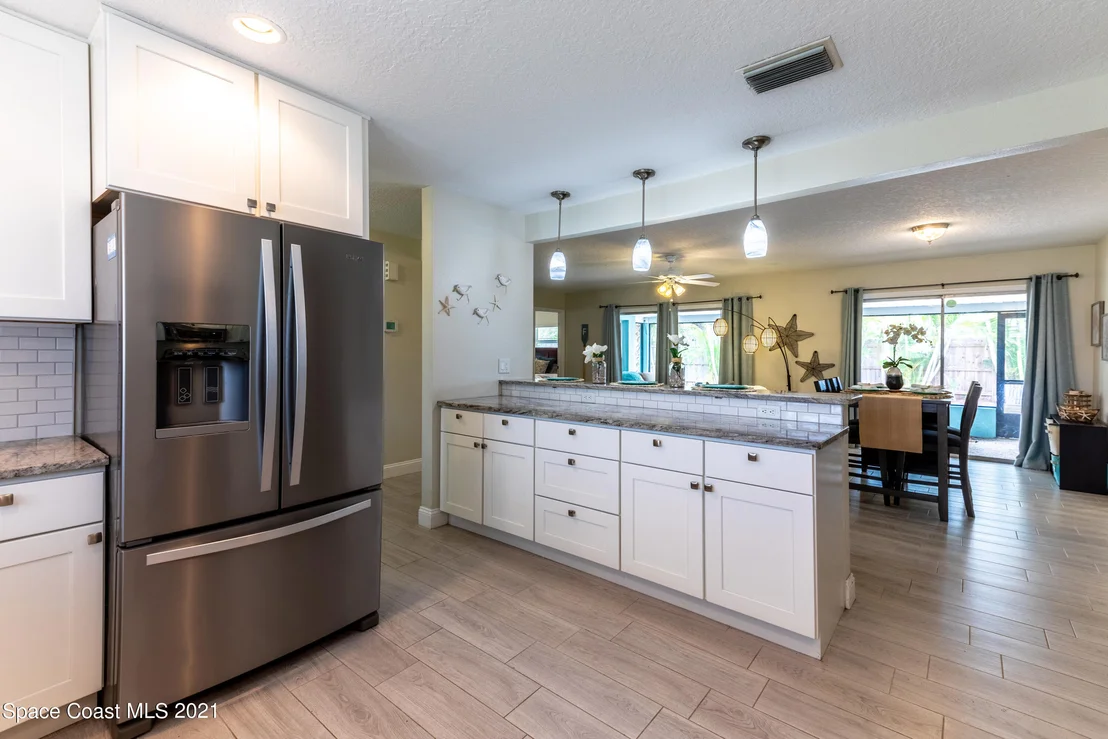 Photo of 391 Riverview Lane