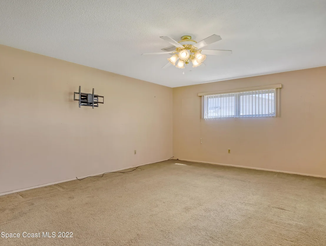Photo of 916 Kings Post Road
