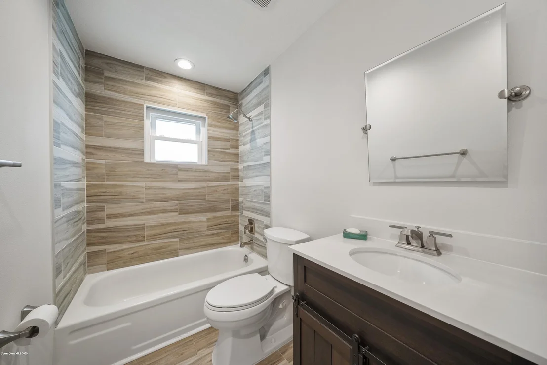 Photo of 541 Biscayne Drive