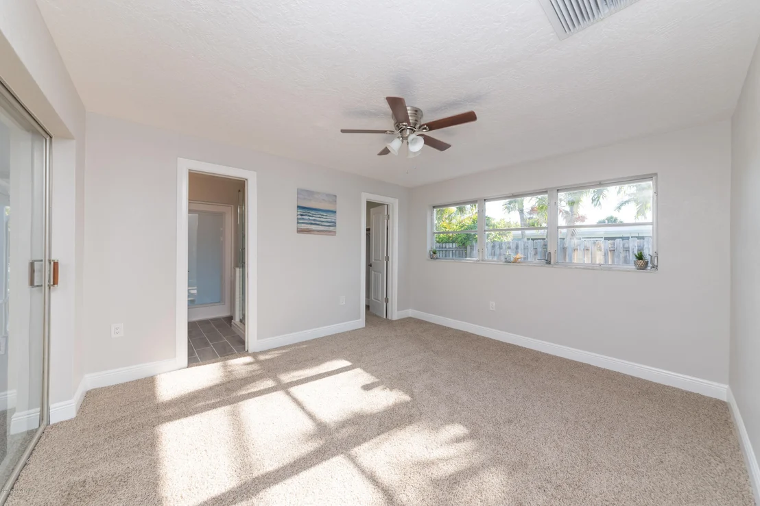 Photo of 405 Cardinal Drive