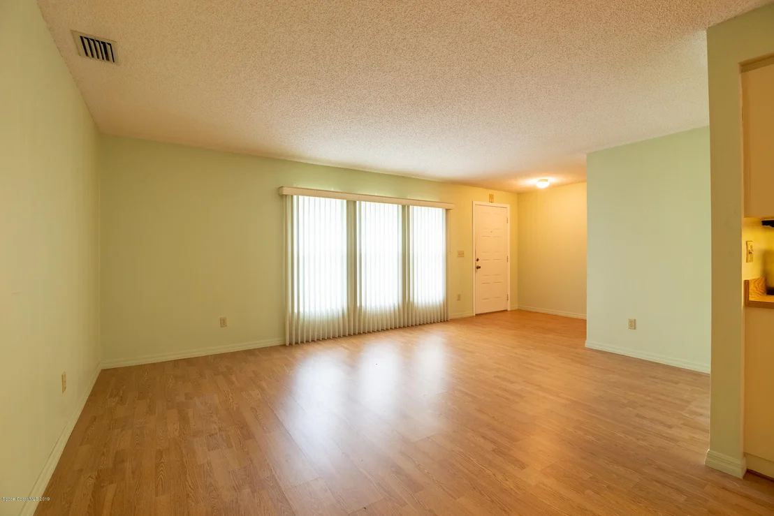Photo of 958 Pineland Drive
