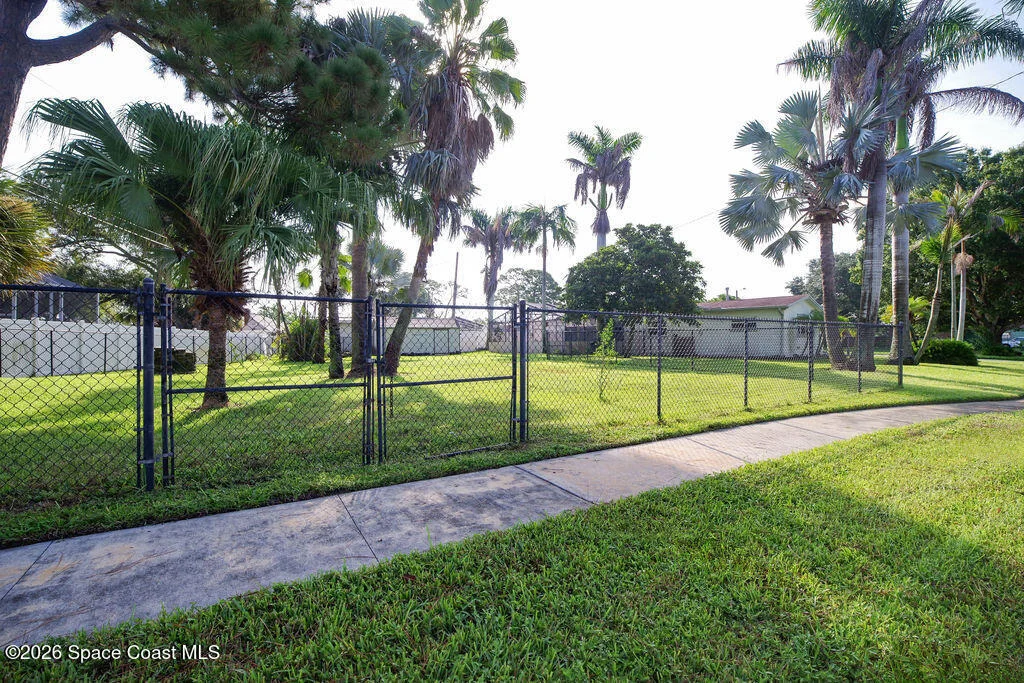 Photo of 960 Kings Post Road