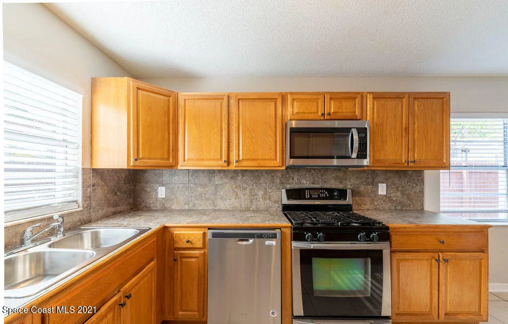 Photo of 654 Teak Drive