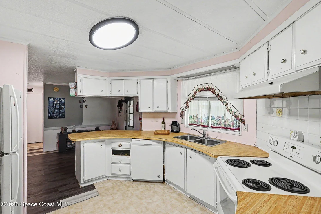Photo of 548 Marnie Circle