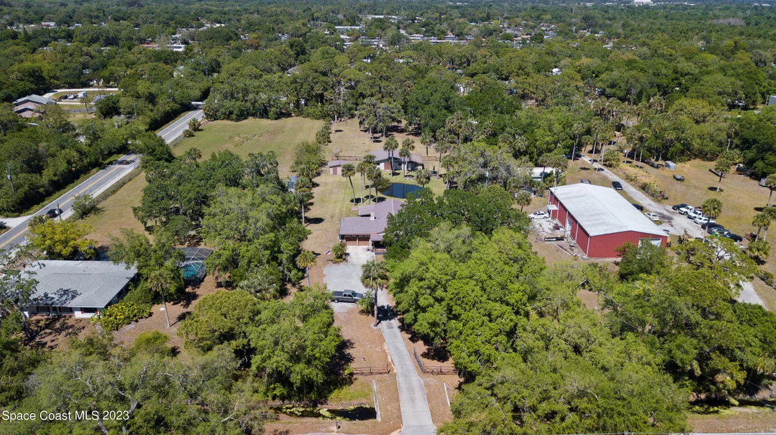 Photo of 2490 Lake Drive