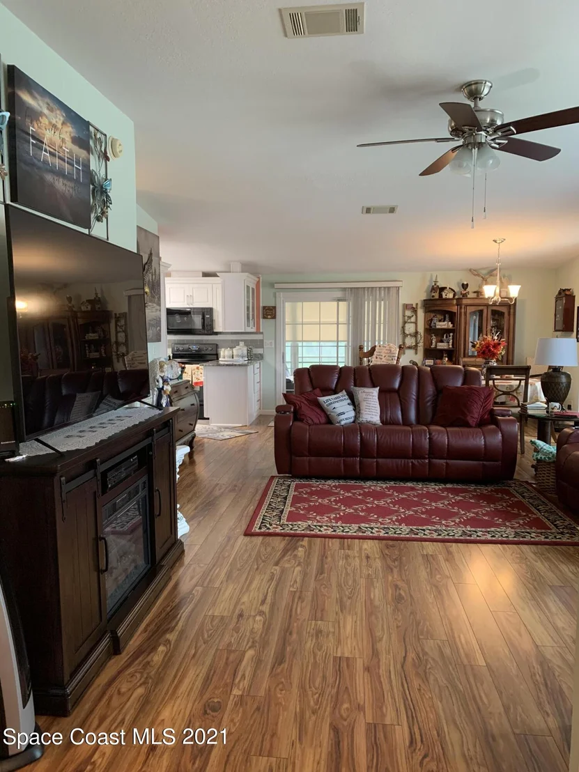 Photo of 372 Scenic Drive