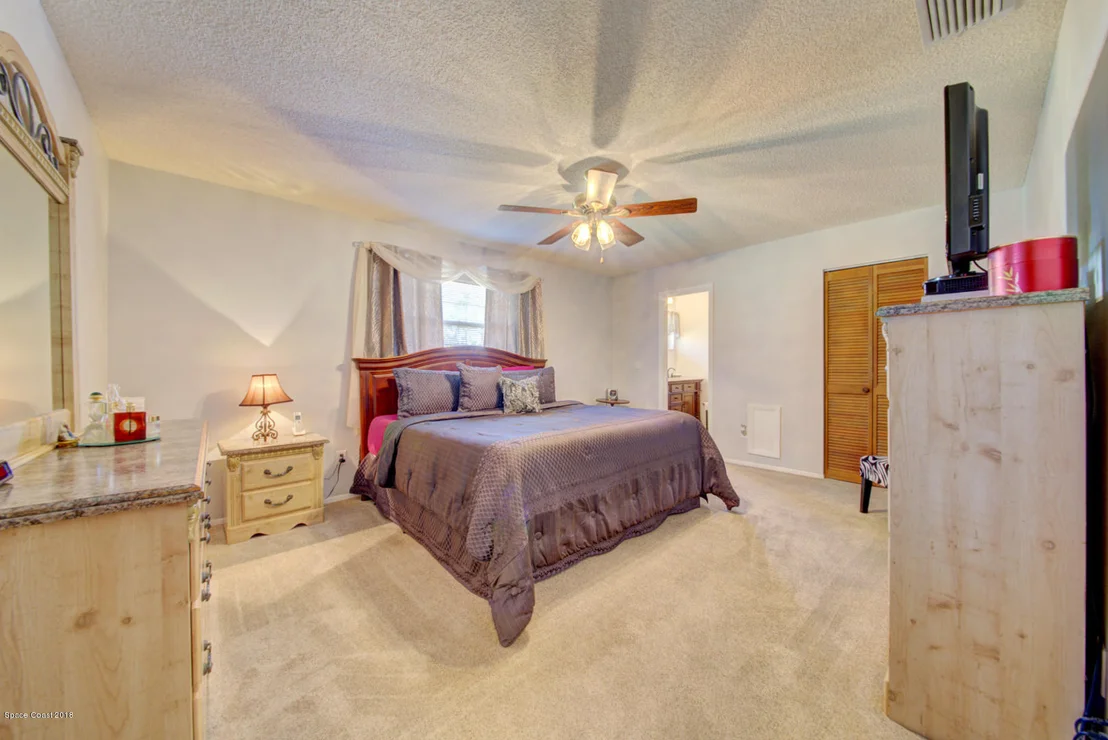 Photo of 1030 Sunswept Road NE