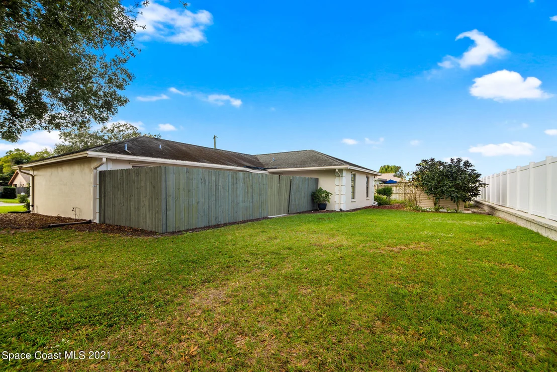 Photo of 942 Pineland Drive