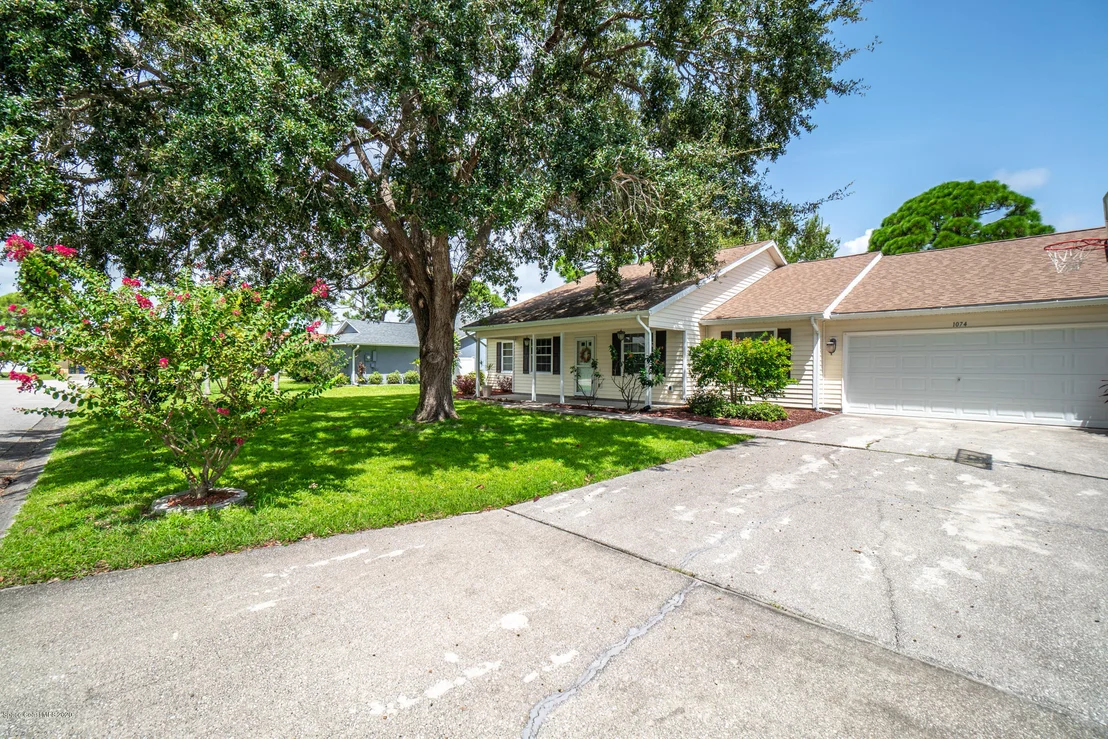 Photo of 1074 Red Bud Circle