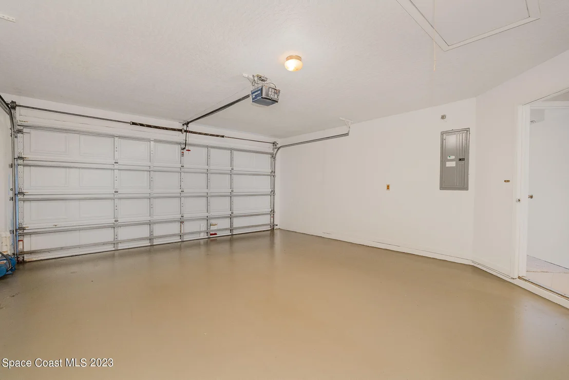 Photo of 504 Oak Mont Place