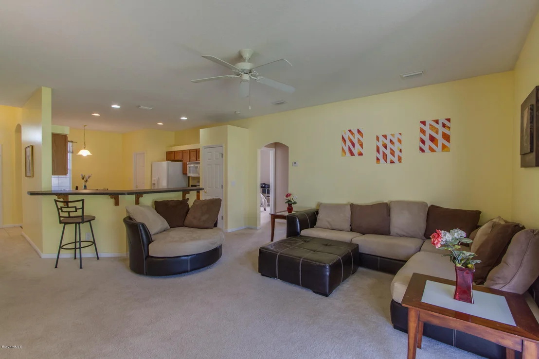 Photo of 228 SE Abernathy Circle