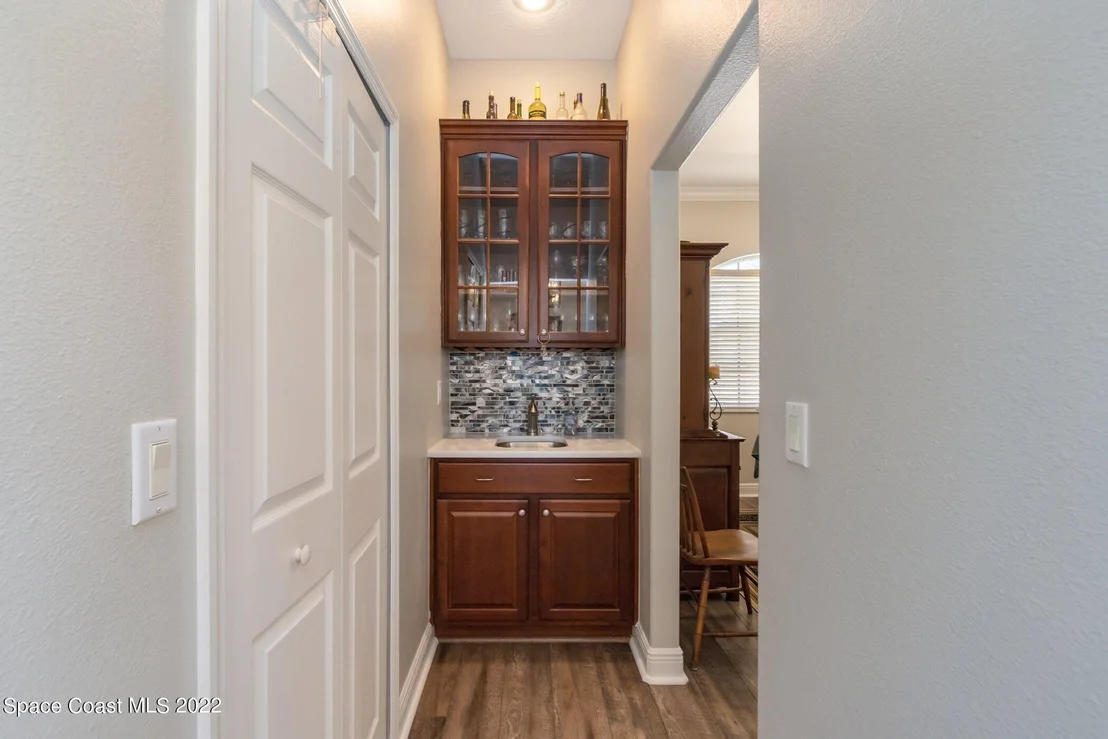 Photo of 2024 Windbrook Drive SE