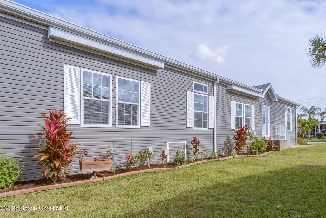 Photo of Unit 184 at 694 Outer Drive