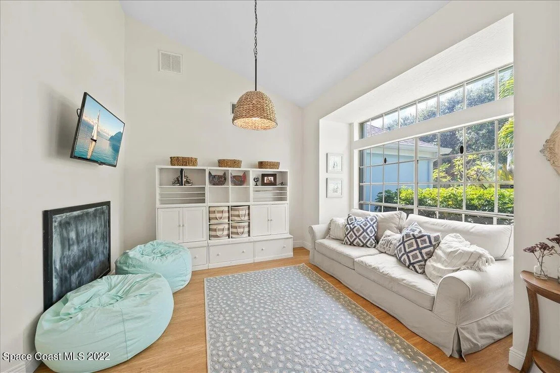 Photo of 233 Peregrine Drive