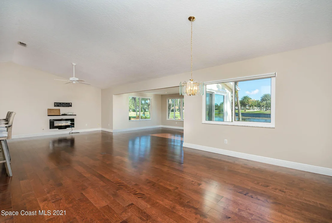 Photo of 1129 Continental Avenue