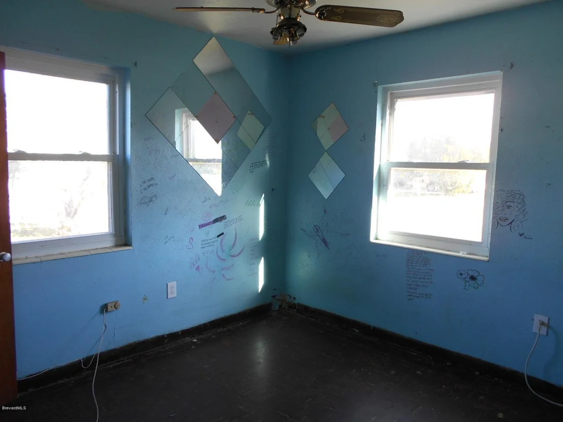 Photo of 2921 Lawrence Drive