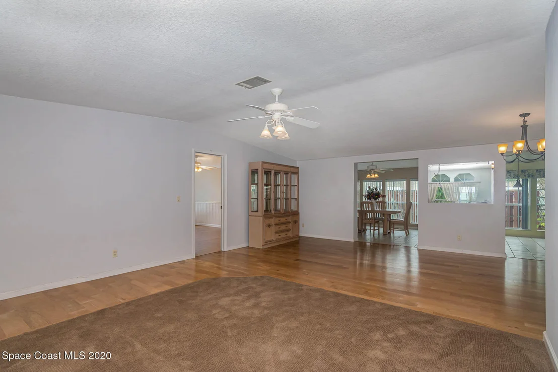 Photo of 775 Outer Drive