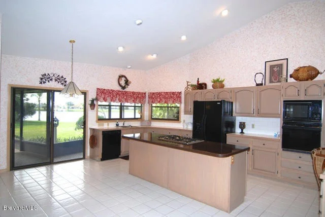 Photo of 694 Rossmoor Circle