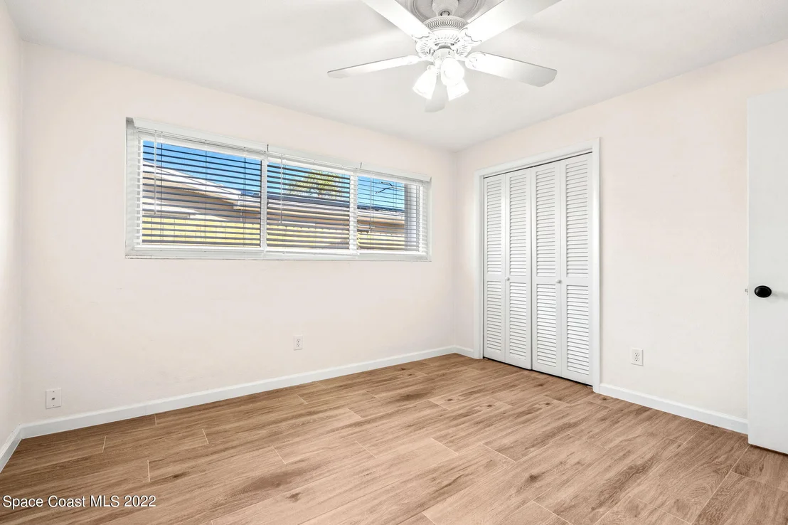 Photo of 644 N Robert Way