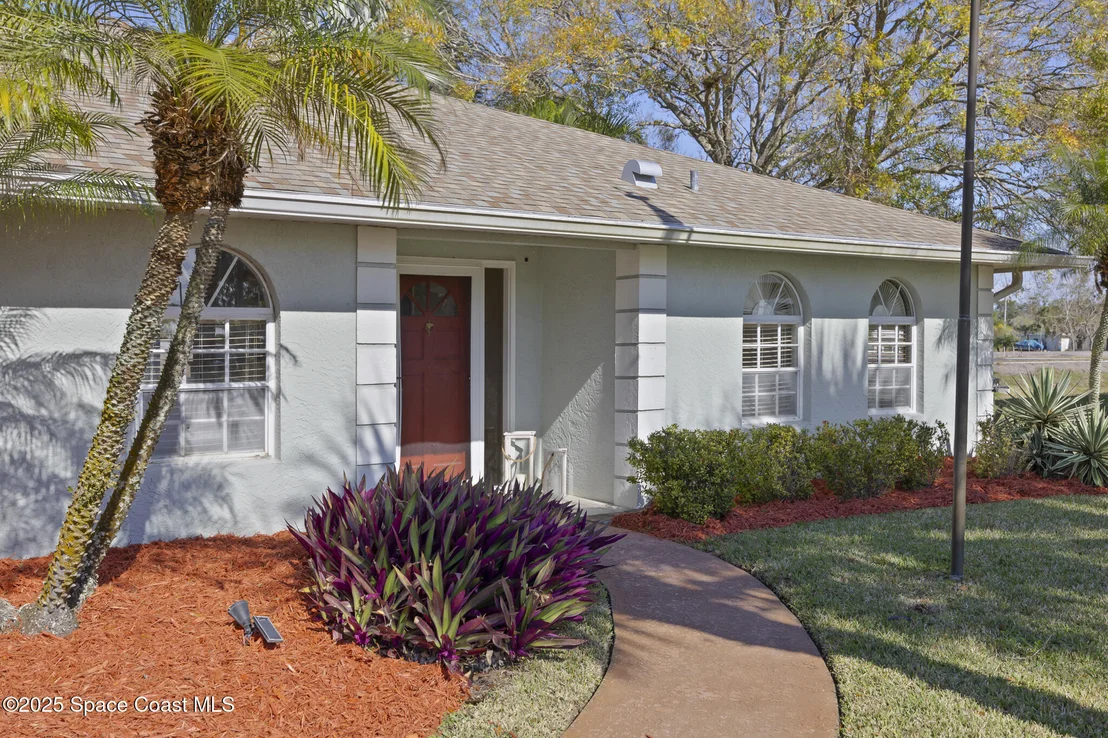 Photo of 897 Champion Drive NE