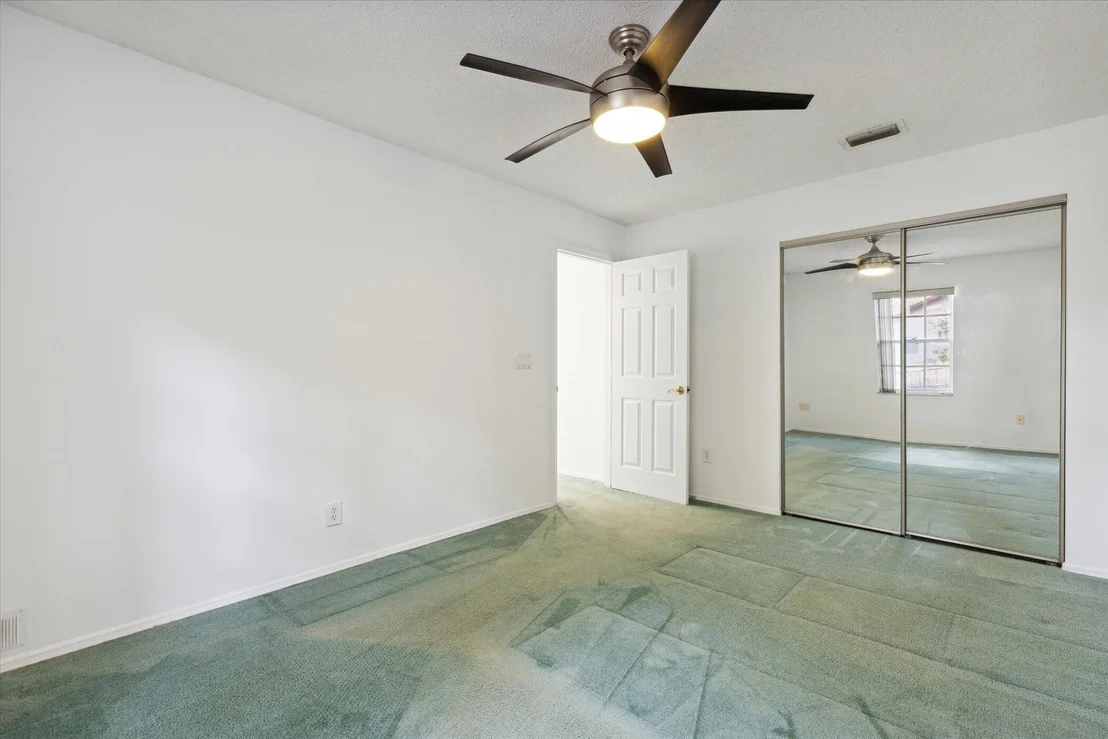 Photo of 1270 Meadowbrook Road NE