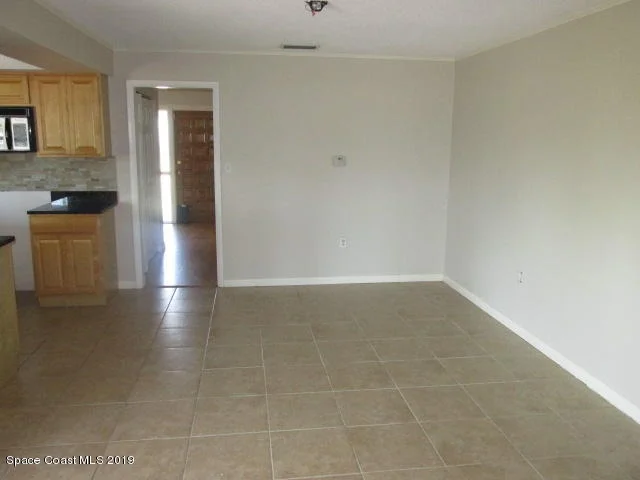 Photo of 437 Thrush Drive