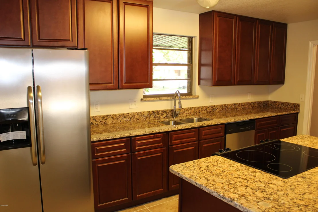 Photo of 1833 Oakwood