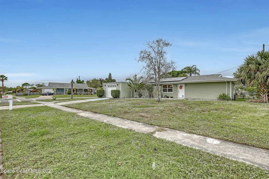 Photo of 772 Bianca Drive NE