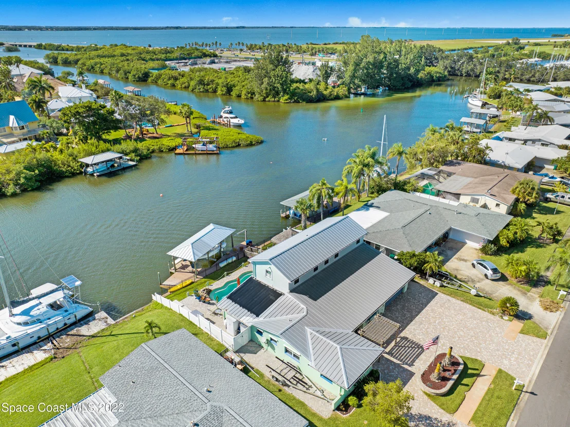 Photo of 414 Thrush Drive