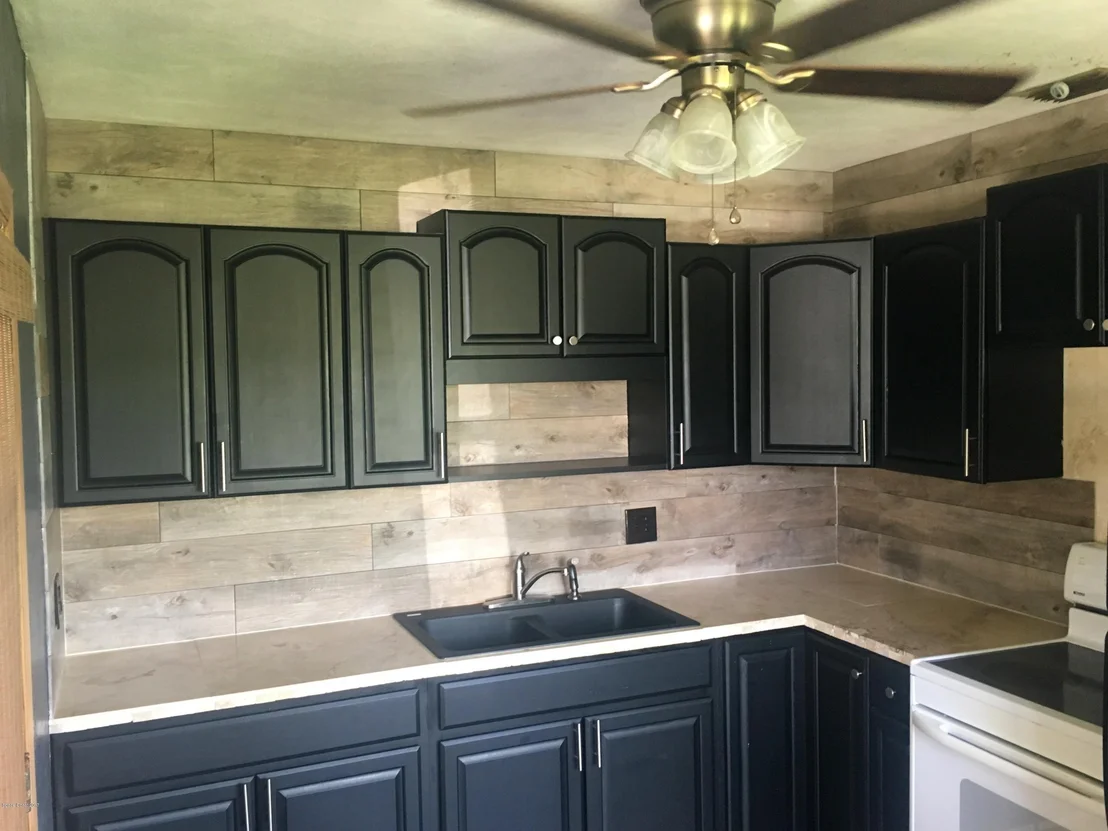 Photo of 330 Avenida Central