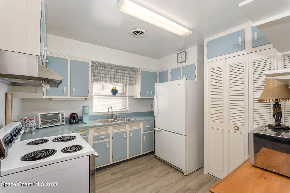 Photo of 667 Ballard Drive