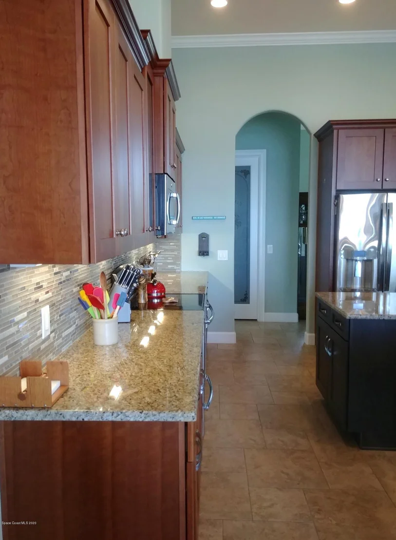 Photo of 3799 Riverside Drive